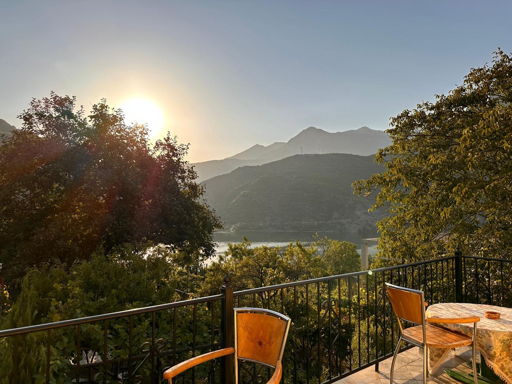 Lakeview Escape Koman Экстерьер фото